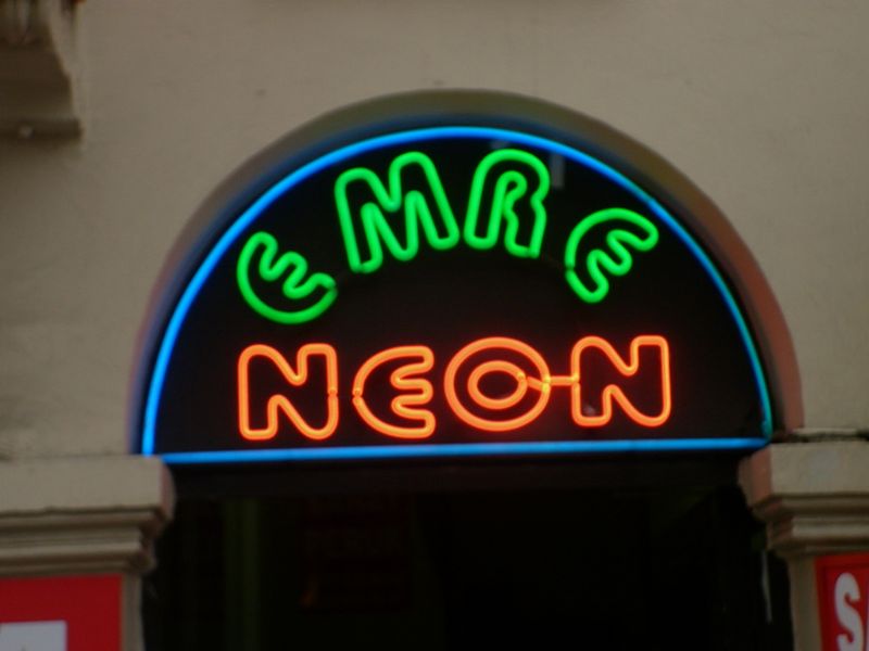 NEON TABELA